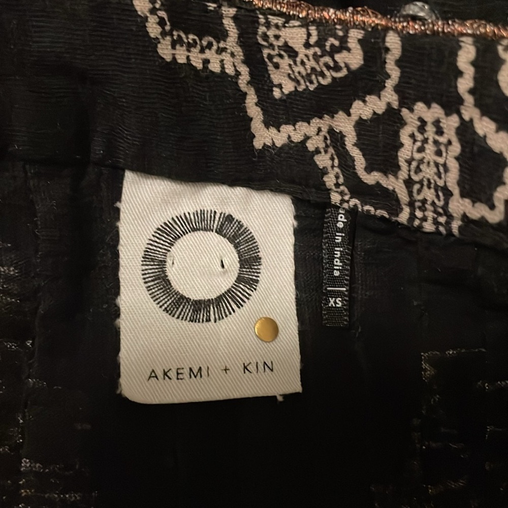 Akemi + Kin (Anthro) Romy Block Print Beaded Top - Picture 7 of 8